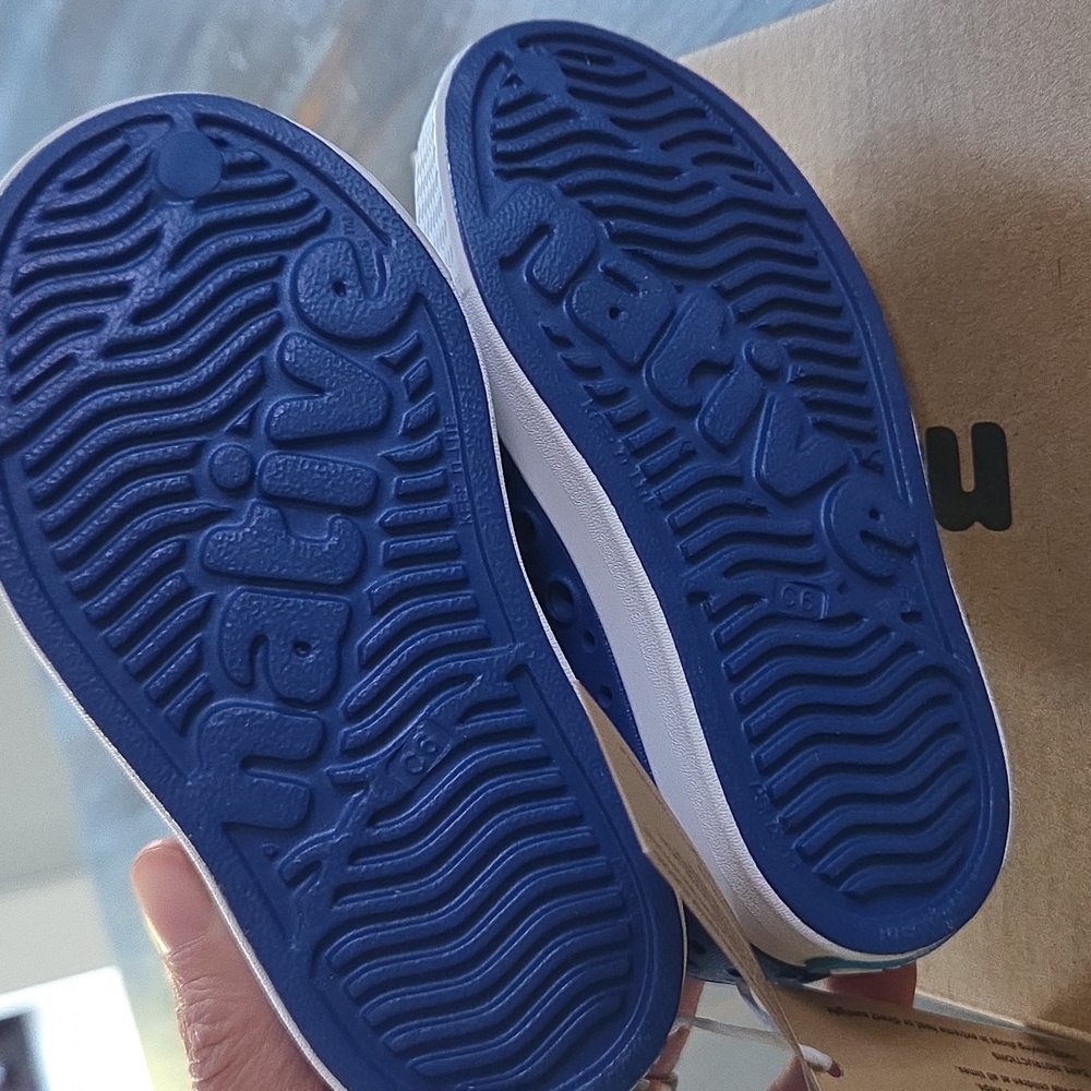 Native Size 6 NEW In Box Kids Jefferson Blue Shoes - Picture 4 of 7